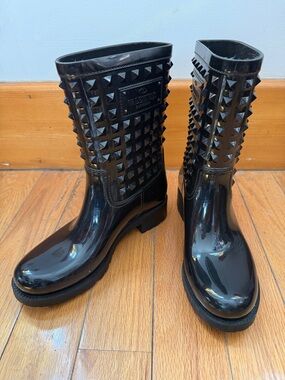 Valentino Garavani Black Studded Gloss Rain Boots - size 40